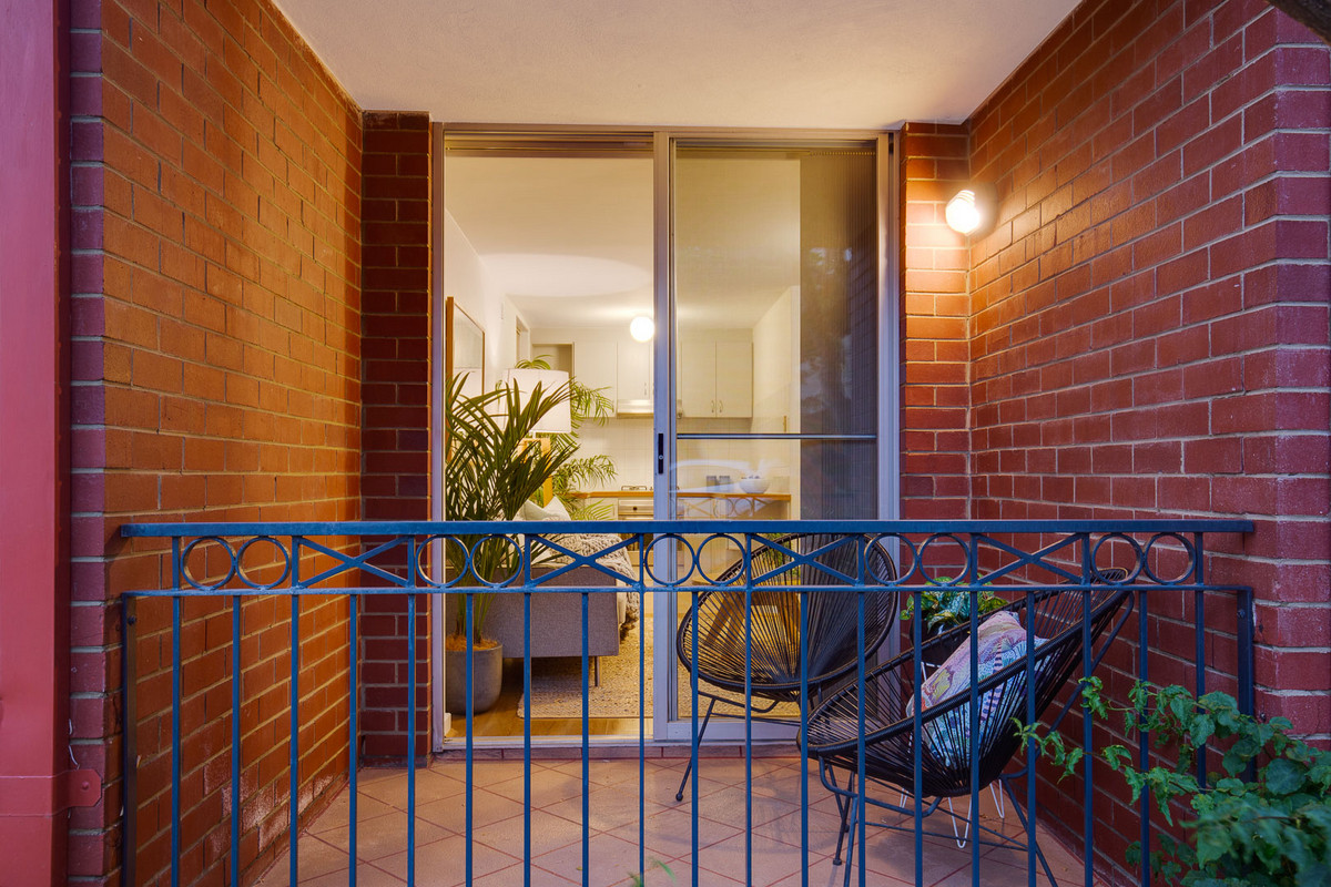  SECURE WEMBLEY ONEBEDDER