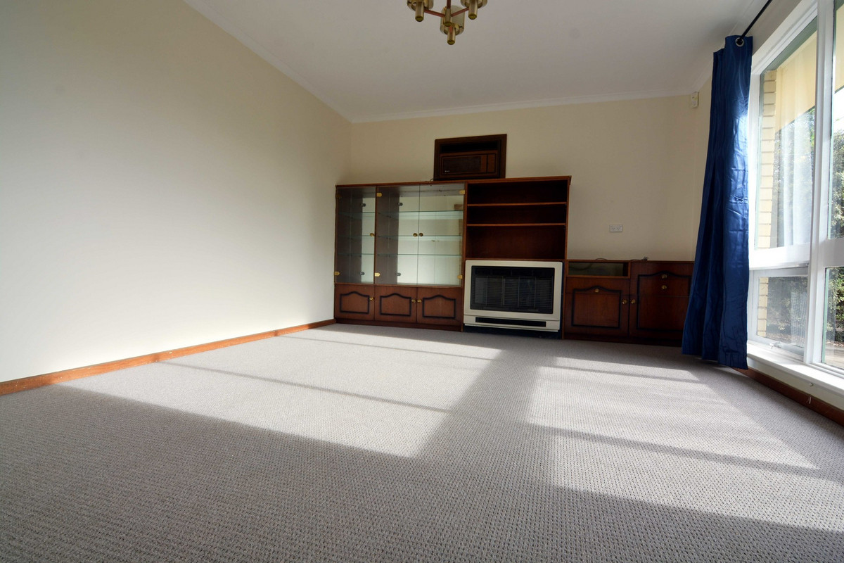  family home, walk to Reynella East College