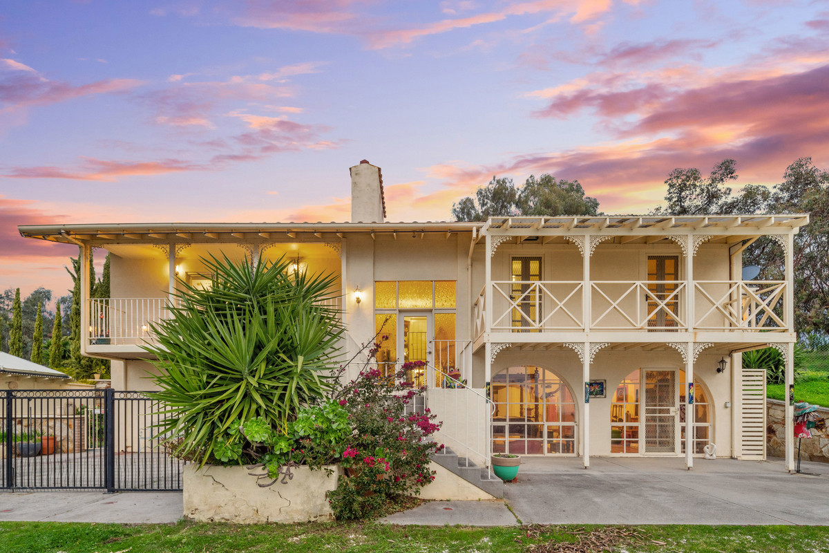  Willunga sunsets on 10 Acres