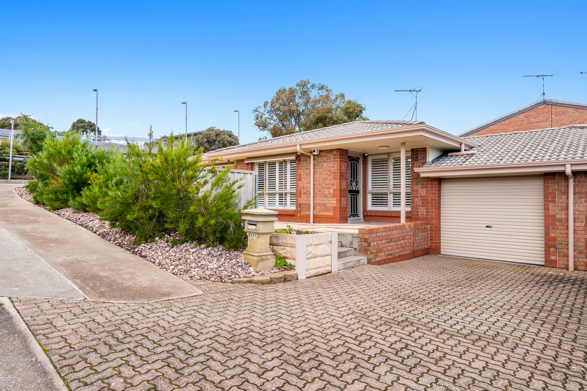  This beautifully presented two bedroom home awaits you in the highly