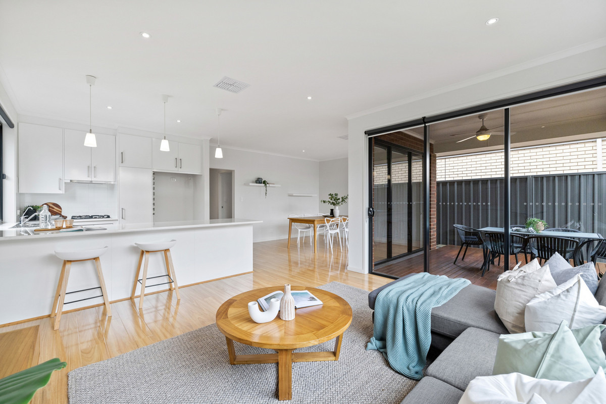  Contemporary family living in the heart of Plympton Park