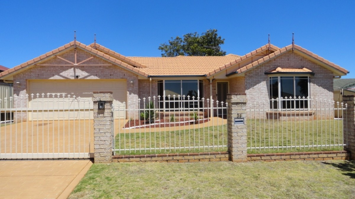 House Houses For Rental in Glenvale Toowoomba Leased