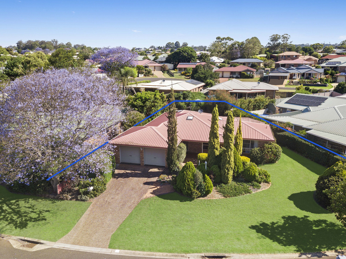 House Houses For Sale in Middle Ridge Toowoomba Available