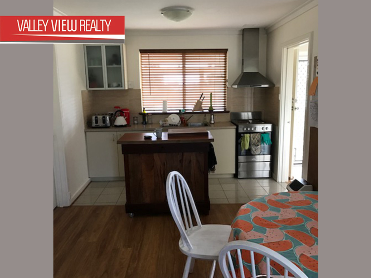 Pet Friendly 2 X 1 conveniently close to Midland Valley View Realty