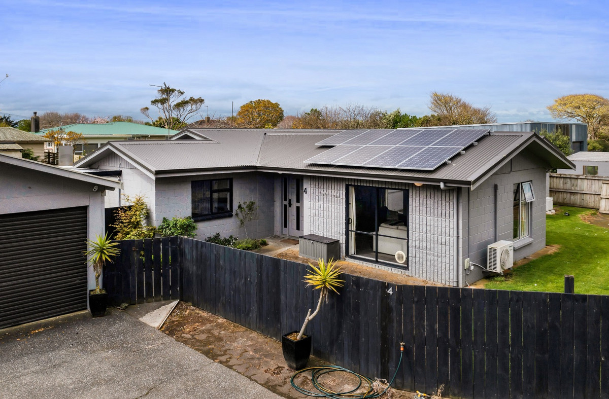 Beautiful Home Metcalfe Real Estate