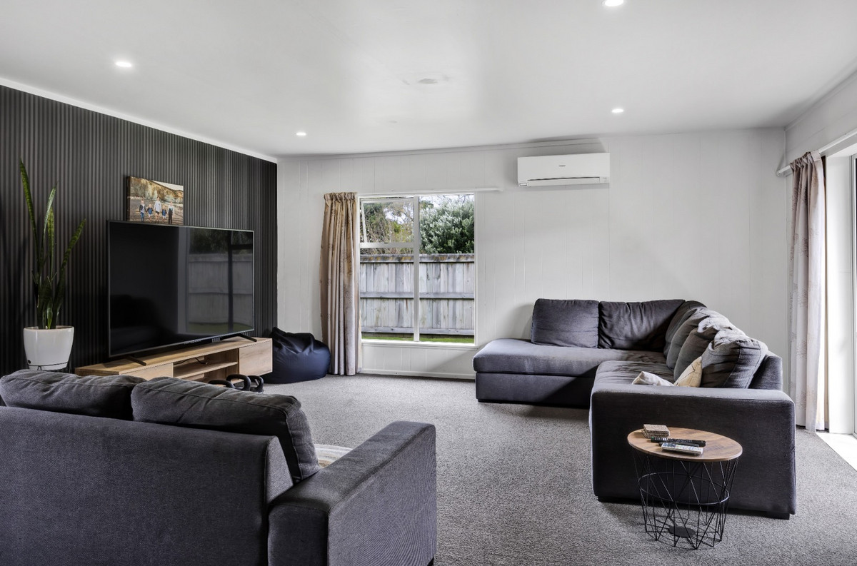 Beautiful Home Metcalfe Real Estate