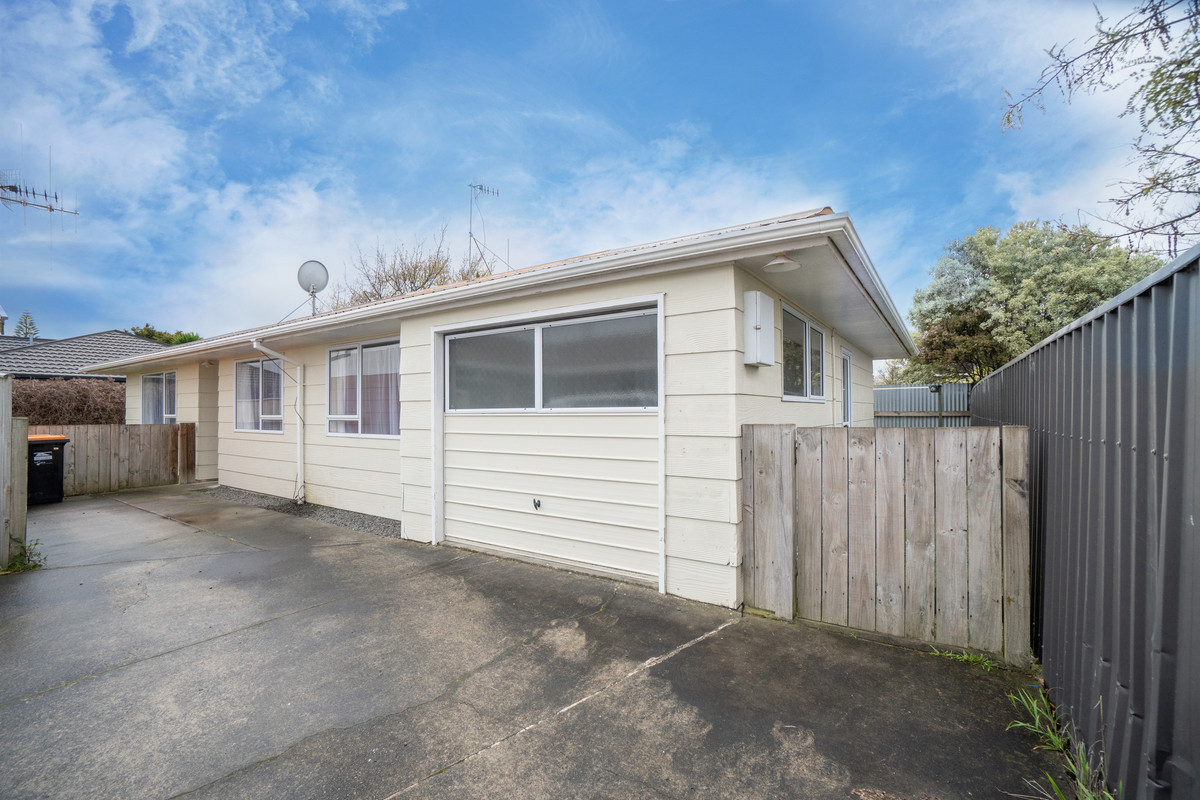 Great Starter! Great Location! Shelley Naylor Realty