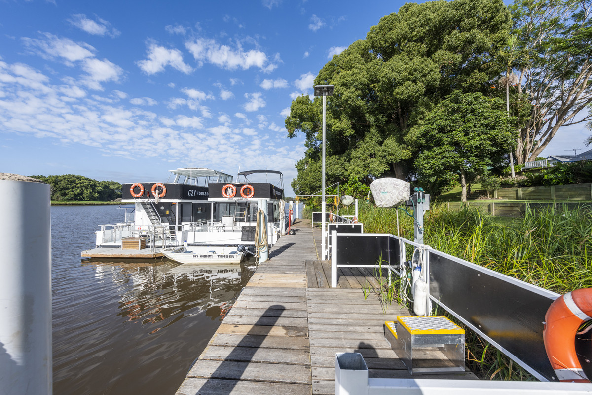  GRAFTON 2 YAMBA HOUSEBOATS