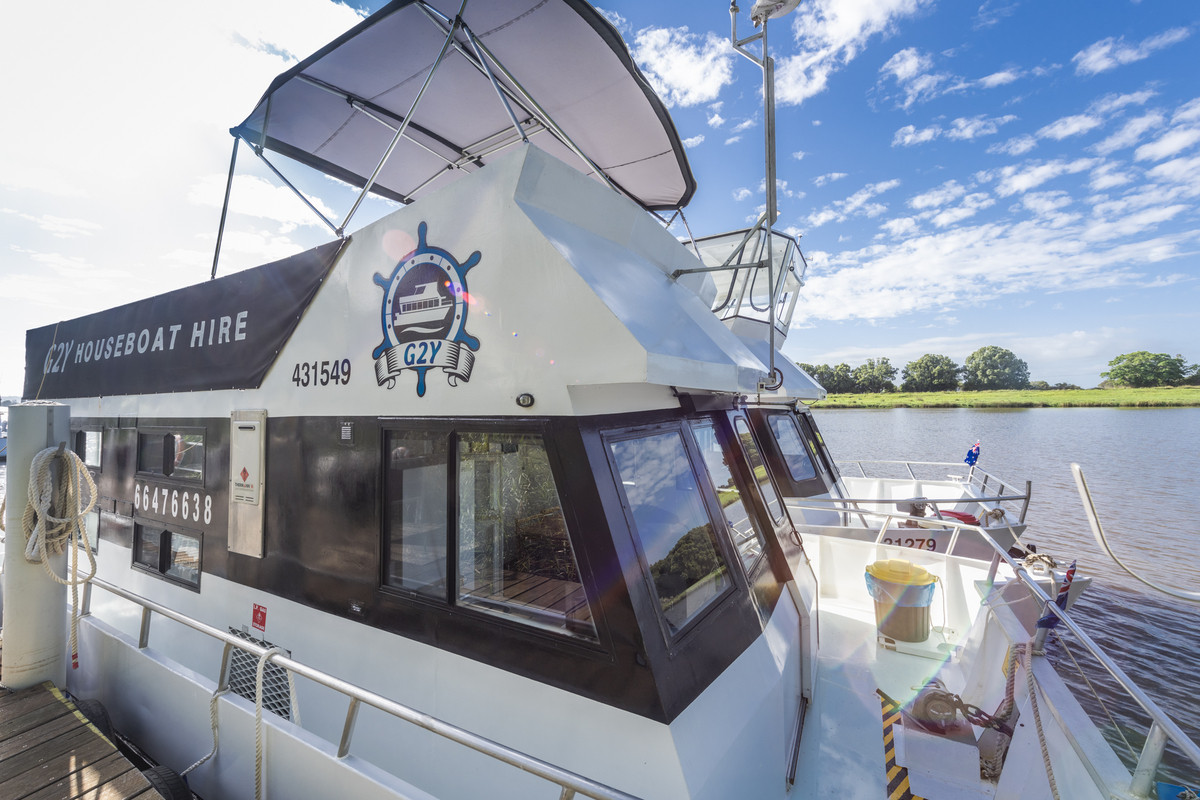  GRAFTON 2 YAMBA HOUSEBOATS