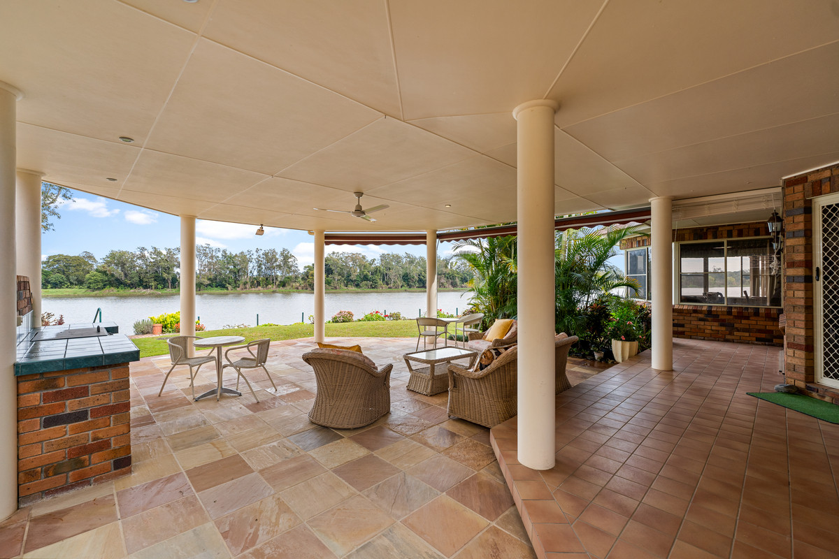  SUSAN ISLAND SCENERY ON THE CLARENCE