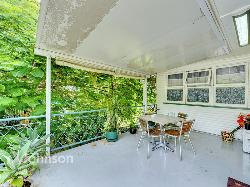 A Beautiful Garden Setting - Johnson Real Estate