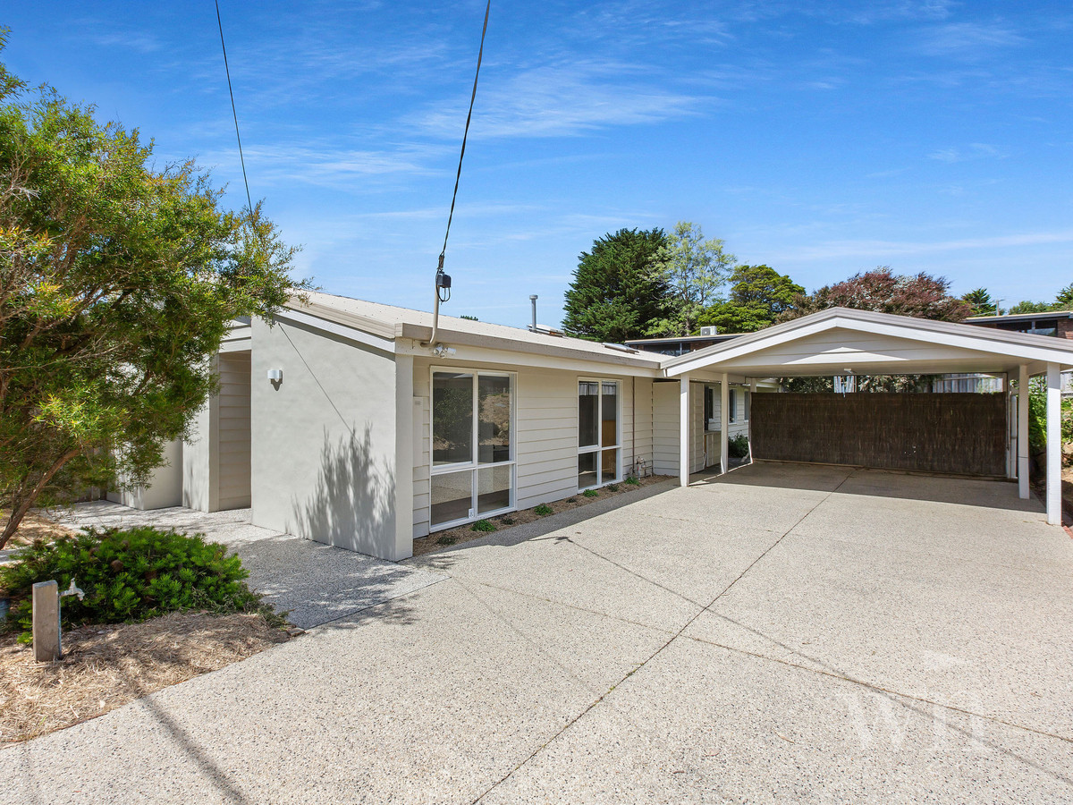 89 Bay Road, Mount Martha VIC 3934 • Warlimont & Nutt 89 Bay Road, Mount Martha VIC 3934 • Warlimont & Nutt
