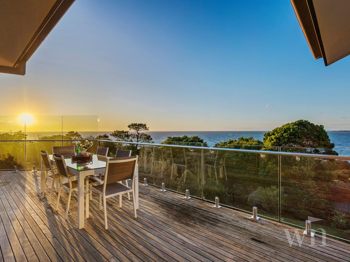 3 Pleasant View Court, Mount Martha VIC 3934 • Warlimont & Nutt 3 Pleasant View Court, Mount Martha VIC 3934 • Warlimont & Nutt