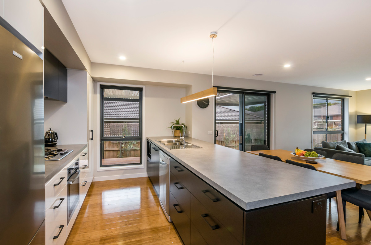 67 Dennington Rise, Warrnambool VIC 3280
