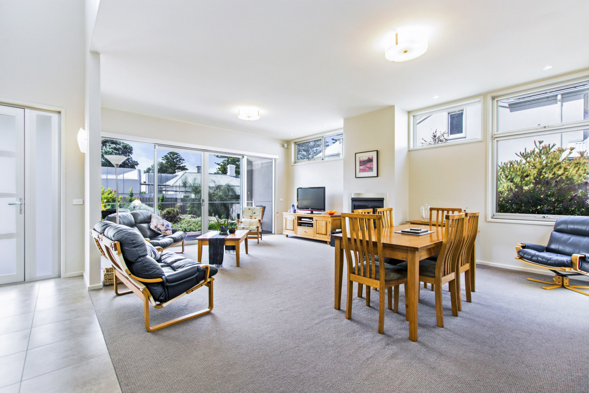 2 / 94 Gipps Street, Port Fairy VIC 3284