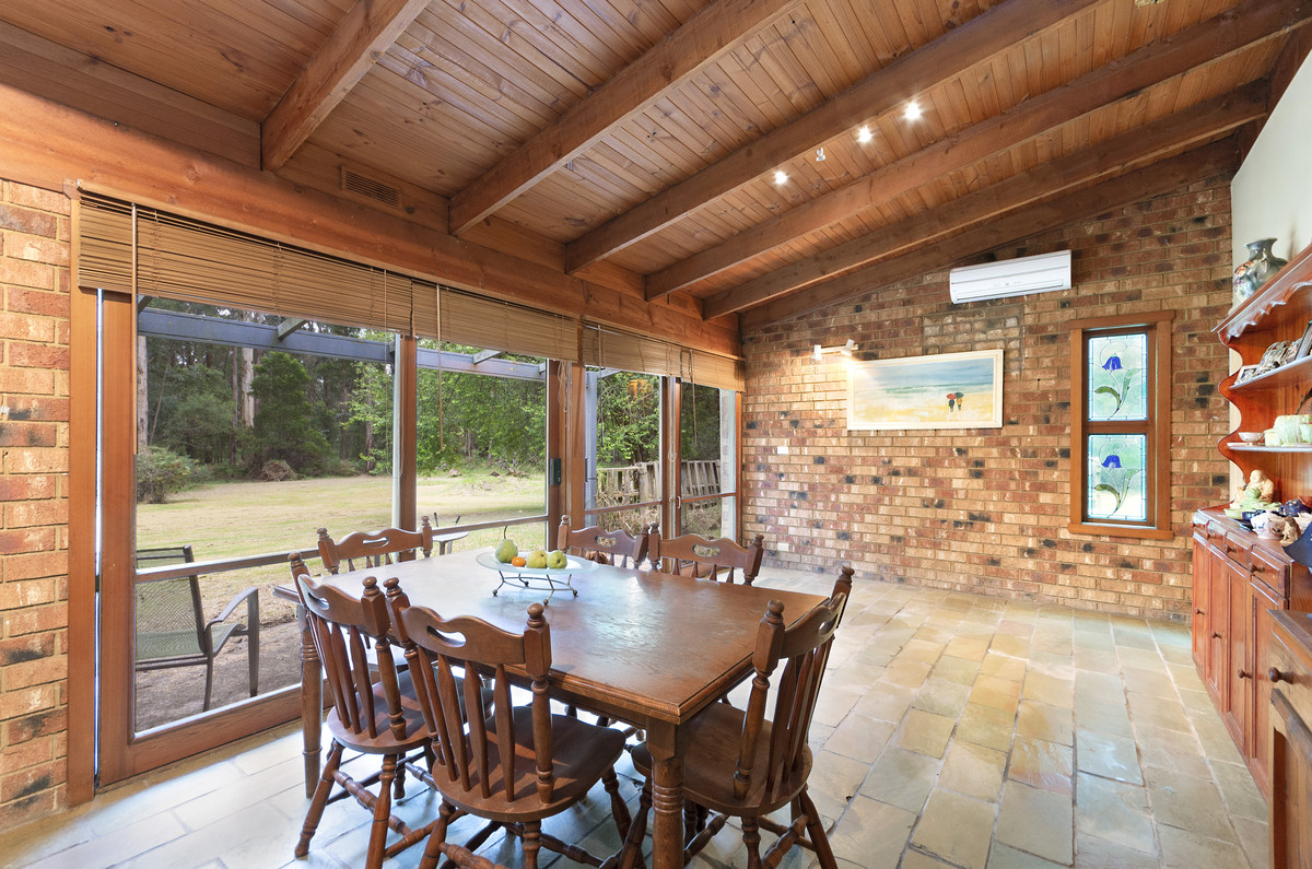 2813 Cobden-Warrnambool Road, Naringal VIC 3277