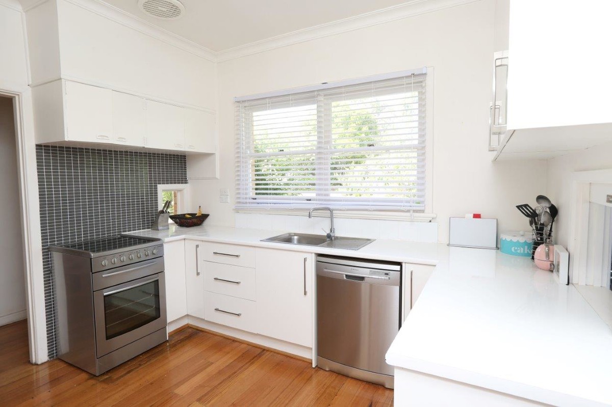 11 Wildwood Crescent, Warrnambool VIC 3280