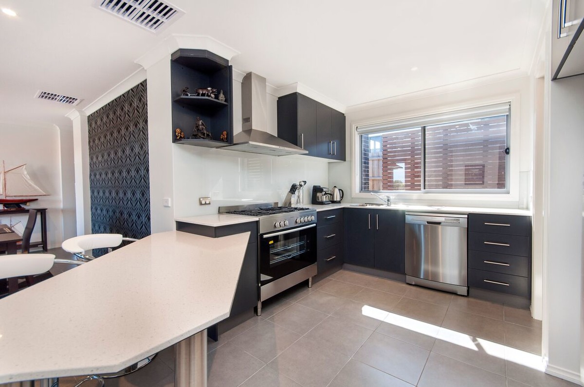 19 Fairway Crescent, Warrnambool VIC 3280