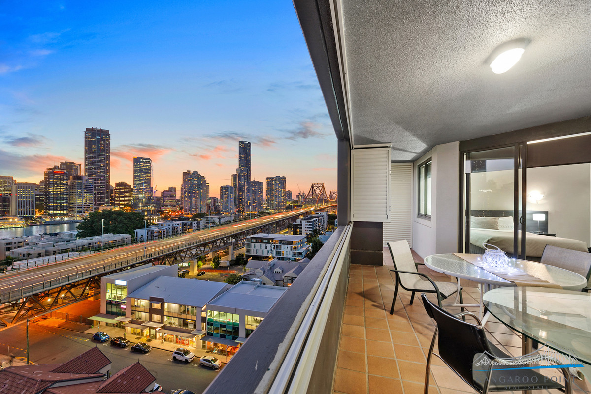  Spacious One Bedroom Apartment with Stunning River and City Views