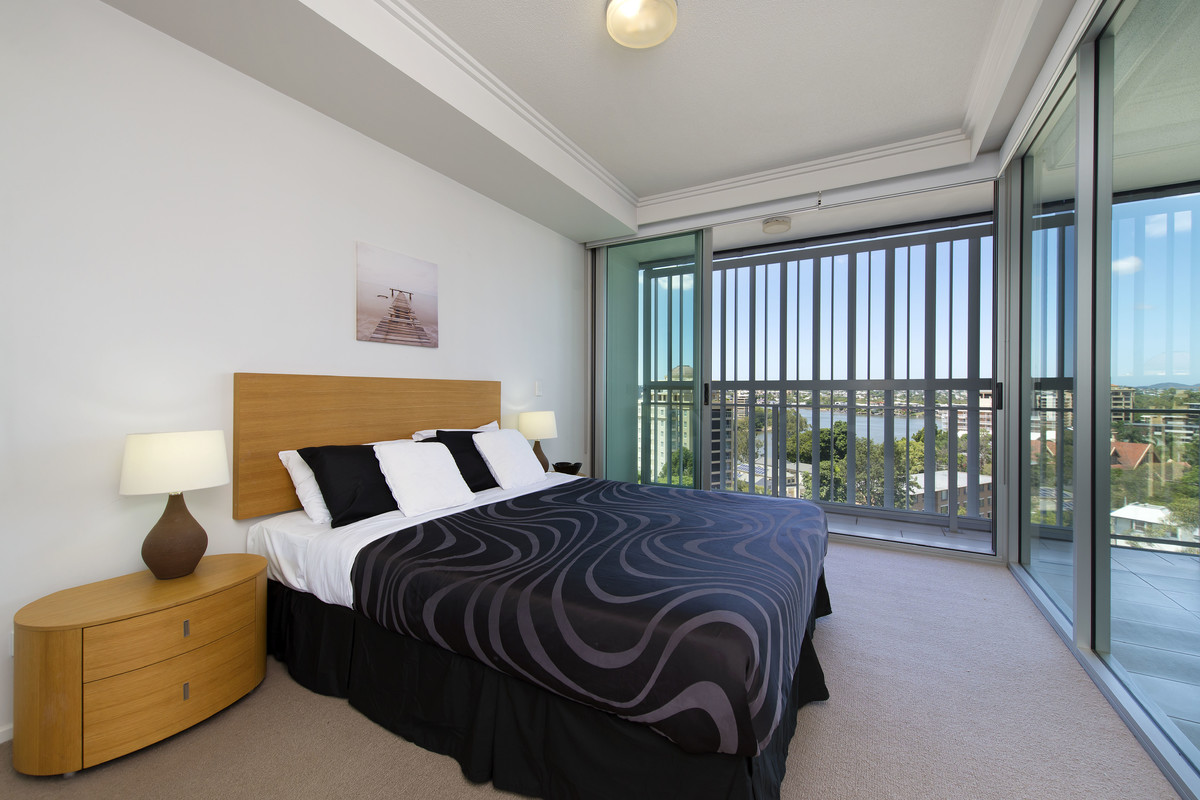  Inner City River Views Prime Location One Bedroom Apartment