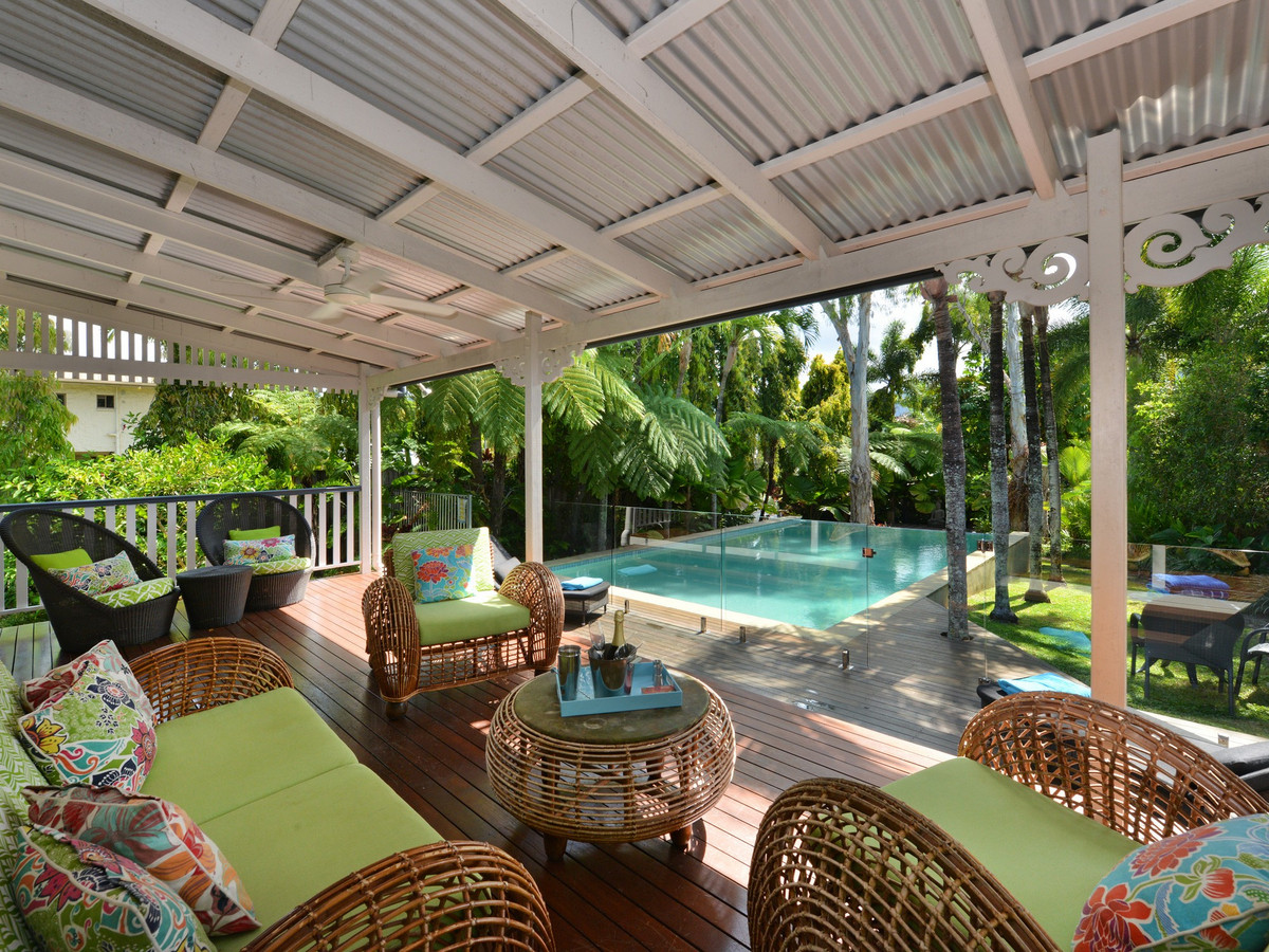 Charming Queenslander with Award Winning Garden Port Douglas Getaways