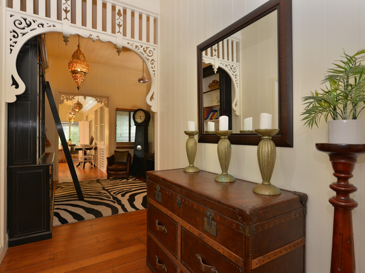 Charming Queenslander with Award Winning Garden Port Douglas Getaways