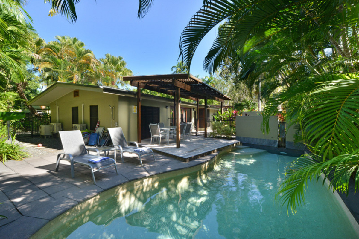 Cassowary Villa No.2 3 Bedroom Near Beach and Town Port Douglas