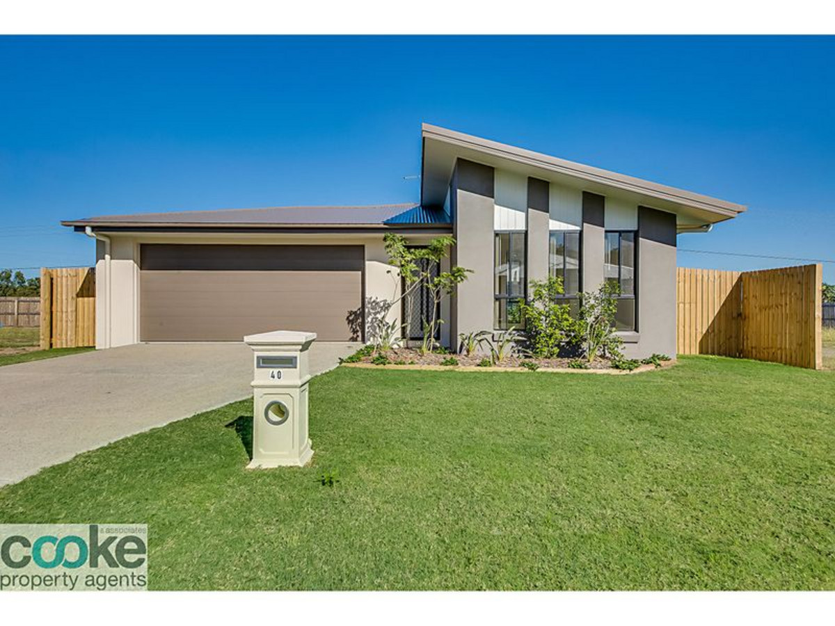  FIRST TIME ON THE MARKET IN 6 YEARS!!