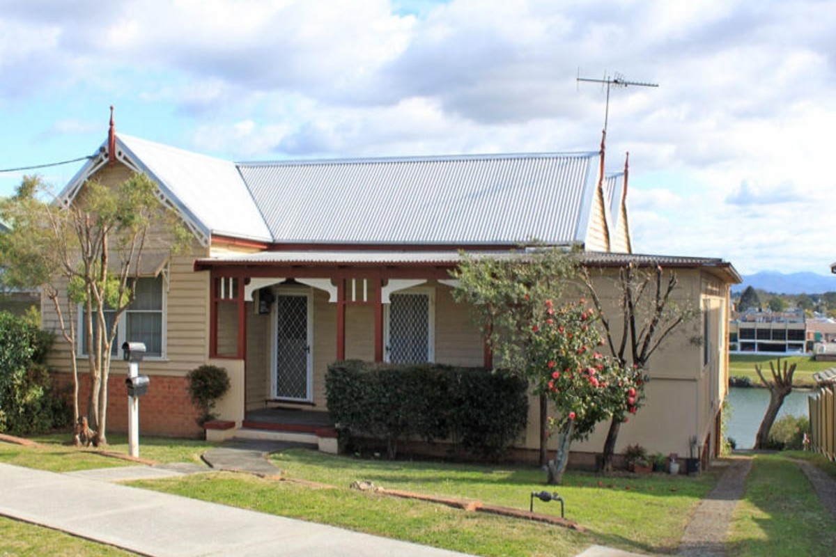 Rare River Front Views East Kempsey 2 units or convert to home