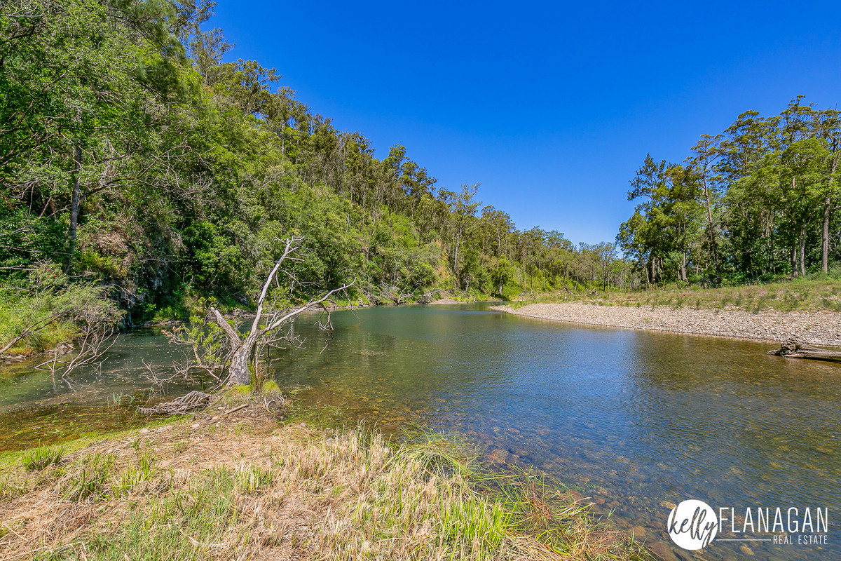 Magic Creek Front Getaway 16Ha. (40Ac). Kelly Flanagan Real Estate
