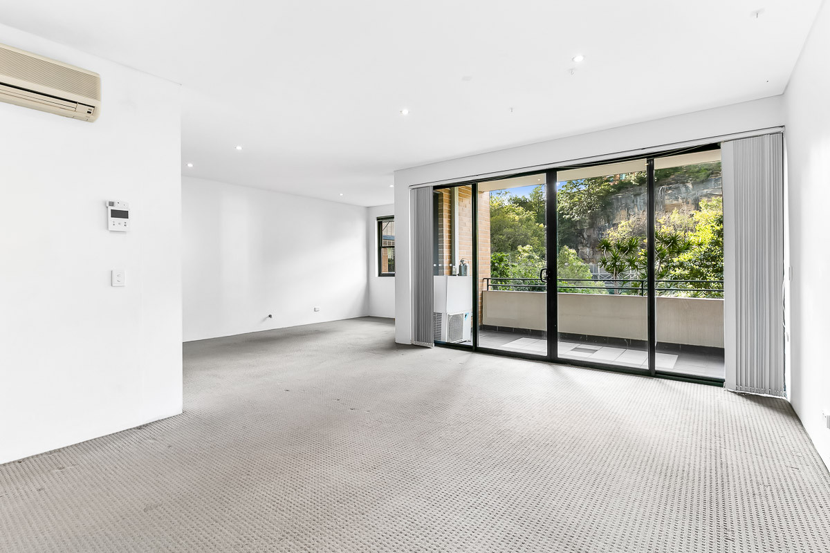 Spacious 2 Bedroom Apartment in Pyrmont!